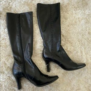 At johns bay women’s boots 6 1/2